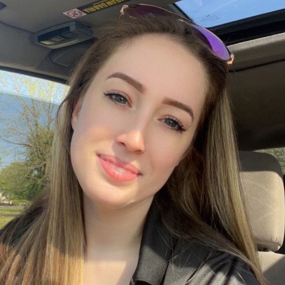 Meet your Posher, Jess - Picture 1 of 1